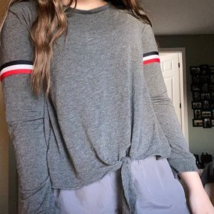 like new crew neck sweater with stripes